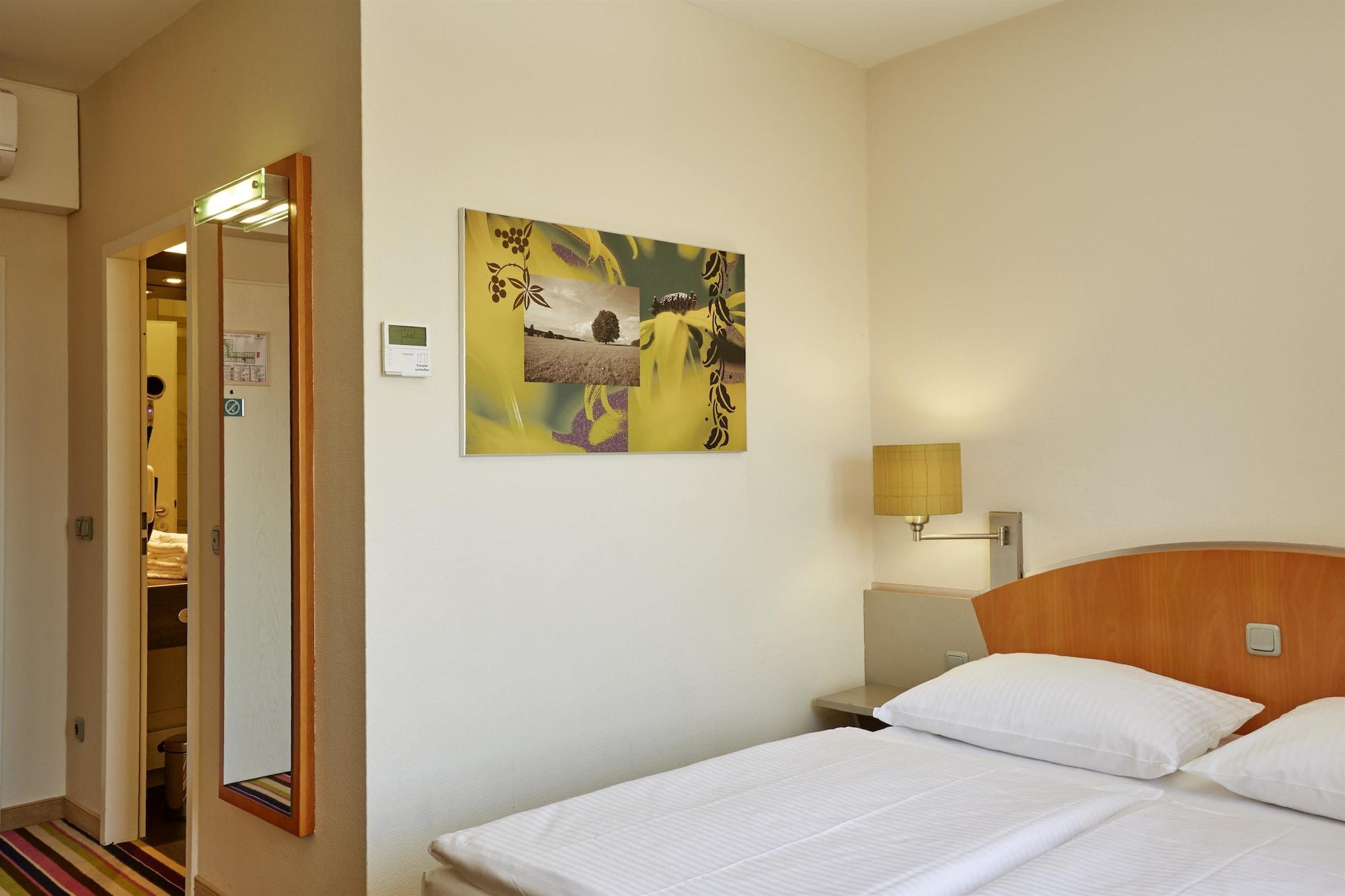 H+ Hotel Koeln Huerth Bagian luar foto