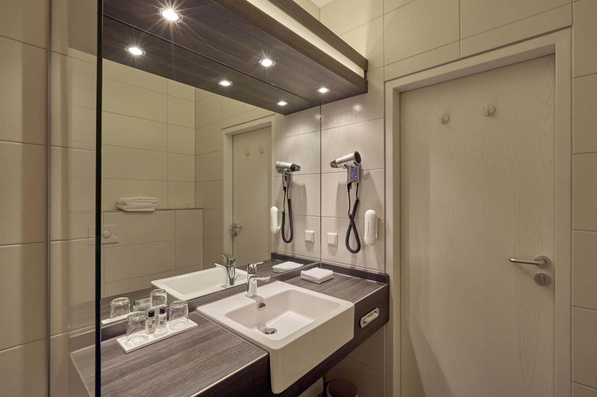 H+ Hotel Koeln Huerth Bagian luar foto