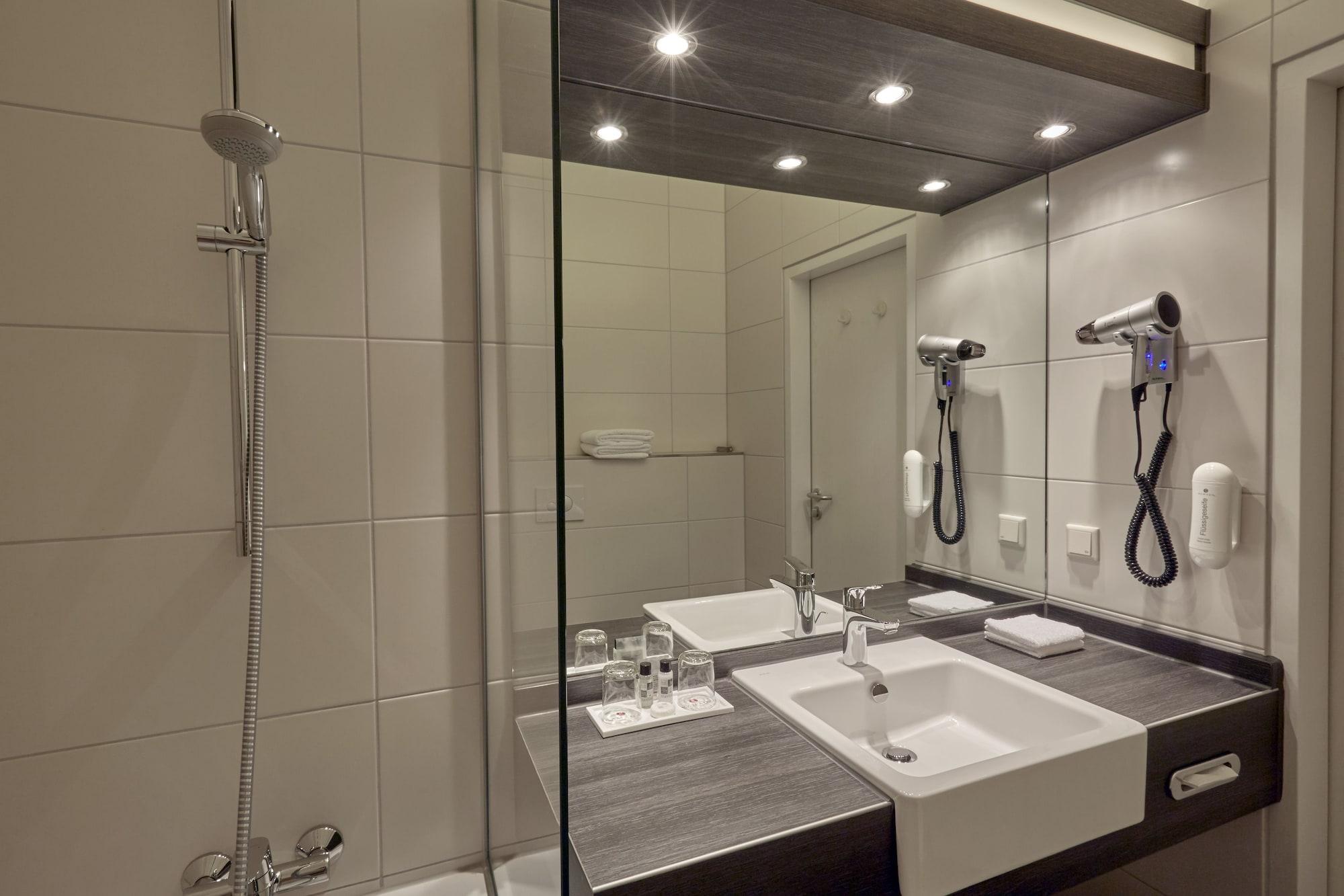H+ Hotel Koeln Huerth Bagian luar foto